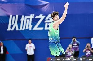 百发百中！何思雨替补7中7射落20分 其中三分6中6&正负值+20