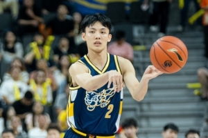 广东主帅谈徐杰缺阵：他今天下午感觉不舒服 球队决定让他休息